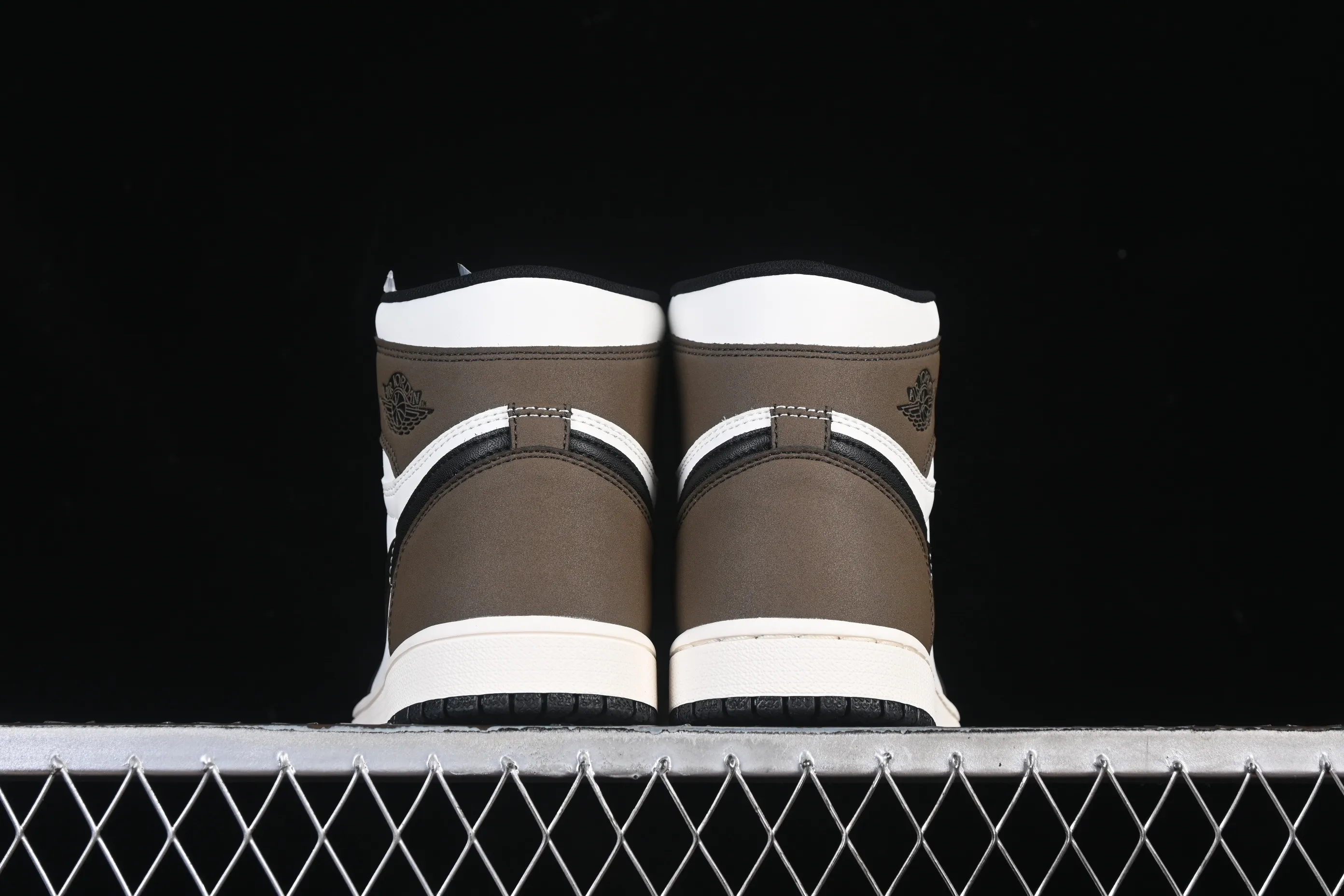 All categories Air Jordan Jordan series basketball shoes Air Jordan 1 High Air Jordan 1 High OG "Dark Mocha" AJ1 Joe 1 small barb 555088-105